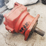 130CC/R排量的回转液压马达 4孔方形安装孔 配置AB油口高压溢流阀