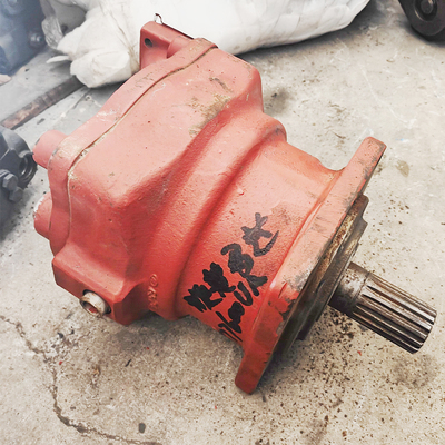 130CC/R排量的回转液压马达 4孔方形安装孔 配置AB油口高压溢流阀