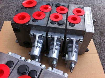 电液比例控制负载感应多路阀