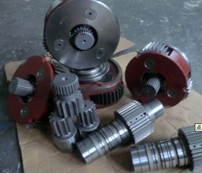 BREVINI RIDUTTORI ED2250轴输出齿轮减速机,传动速比I=35.5